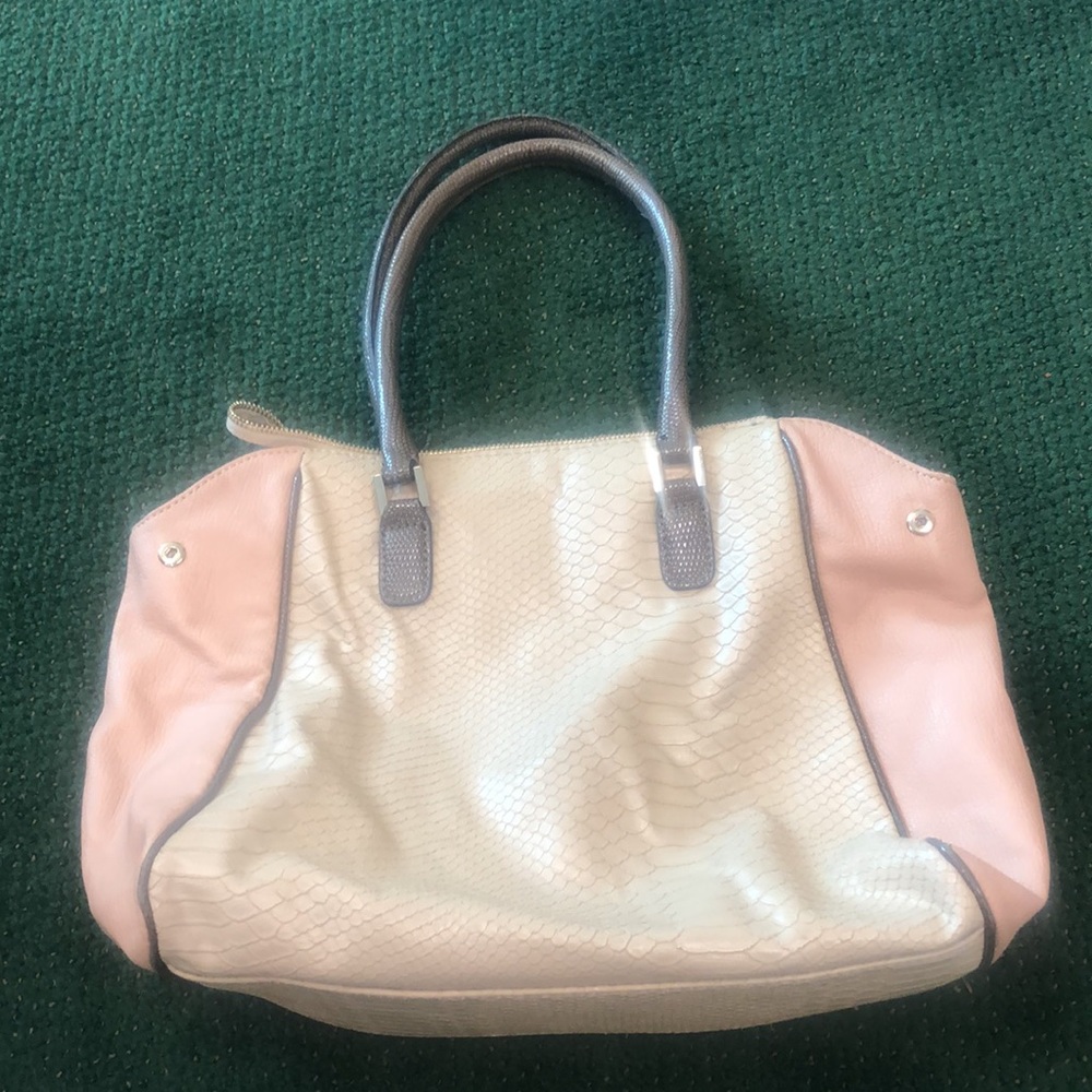 Guess Bag With Matching Wallet Bag In Good Condit… - image 2